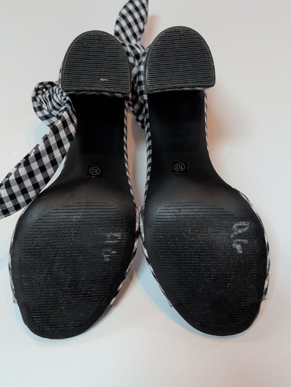 Lulu's, Covington, Black And White Gingham Block Heels. Sz 10 - Picture 6 of 11